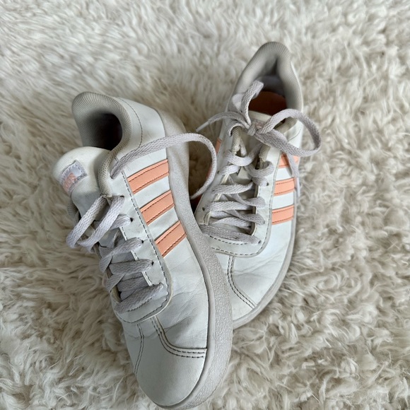 Adidas lace-ups. Kids size 1 - Picture 5 of 6